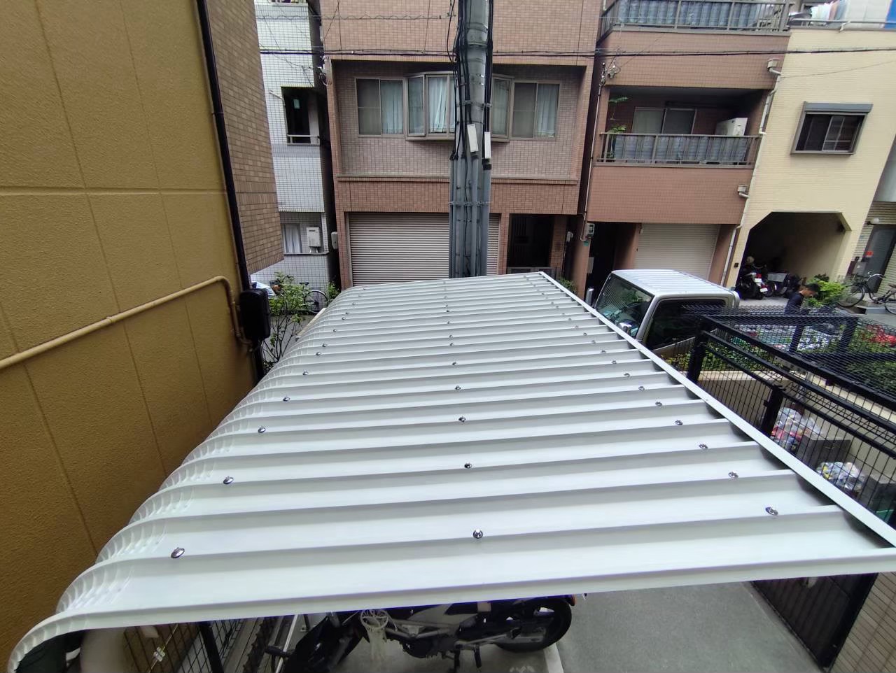 神戸市にて屋根修理〈駐車場屋根の張替え工事〉 施工後